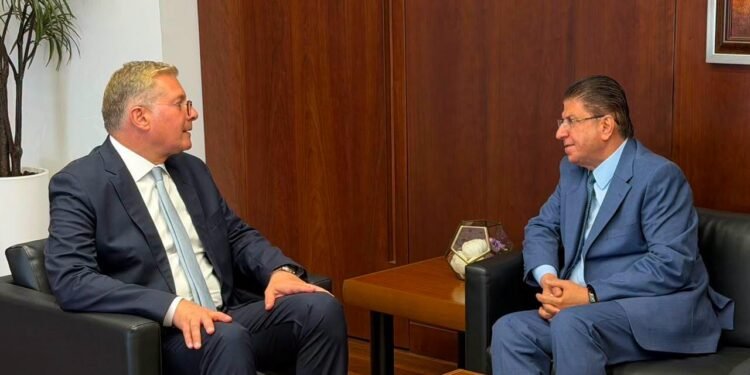 وزير البترول والثروة المعدنية يبحث مع نظيره الأردني تعزيز التكامل في الطاقة والتعدين وفتح آفاق جديدة للشراكات