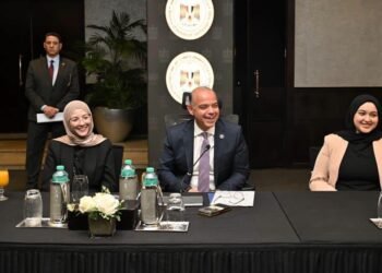 وزير الاستثمار والتجارة الخارجية، في حوار مفتوح مع طلاب الجامعات حول الاستثمار والتجارة ومستقبل الاقتصاد المصري