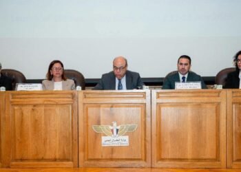 في خطوة استراتيجية تؤكد ريادة مصر في التحول نحو الطيران المستدام..وزير الطيران المدني يفتتح ورشة عمل لإنتاج واستخدام وقود الطيران المستدام (SAF
