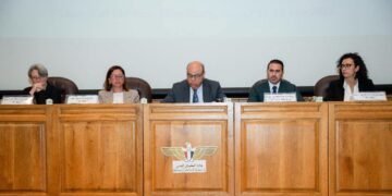 في خطوة استراتيجية تؤكد ريادة مصر في التحول نحو الطيران المستدام..وزير الطيران المدني يفتتح ورشة عمل لإنتاج واستخدام وقود الطيران المستدام (SAF