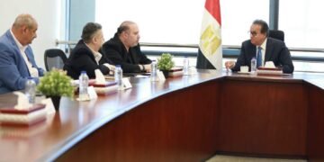 وزير الصحة يبحث مع مجموعة «إنفينشور» تنفيذ مدينتين طبيتين بالعاصمة الجديدة والعلمين