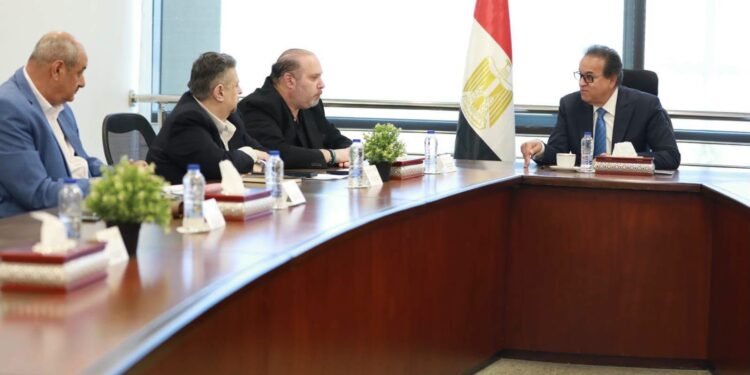 وزير الصحة يبحث مع مجموعة «إنفينشور» تنفيذ مدينتين طبيتين بالعاصمة الجديدة والعلمين