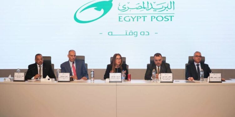 داليا الباز: العاملون بالبريد هم “الجيش الأخضر”.. والإنتاج مفتاح زيادة العوائد الاستثمارية