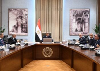 رئيس الوزراء يستعرض جهود تحفيز بيئة الاستثمار بمنطقة شبه جزيرة سيناء