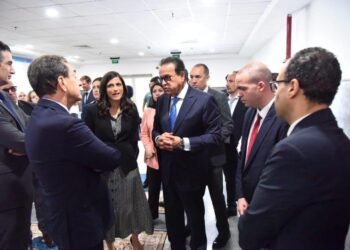 وزير الصحة يتسلم شحنة مساعدات طبية فرنسية جديدة دعماً للجرحى الفلسطينيين