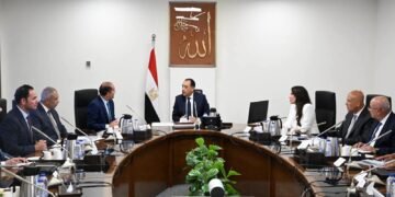 رئيس الوزراء يُتابع ملف تشغيل وصيانة محطات معالجة الصرف الصحي