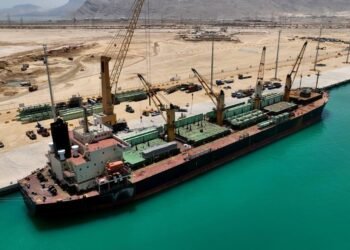 استمرار النشاط التشغيلي بمحطة ترانس كارجو بميناء السخنة واستقبال أول سفينتين بعد بدء التشغيل التجاري