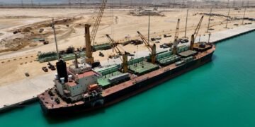 استمرار النشاط التشغيلي بمحطة ترانس كارجو بميناء السخنة واستقبال أول سفينتين بعد بدء التشغيل التجاري