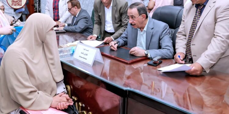 محافظ سوهاج يوجه بسرعة حل شكاوى المواطنين خلال اللقاء الجماهيري الأسبوعي….