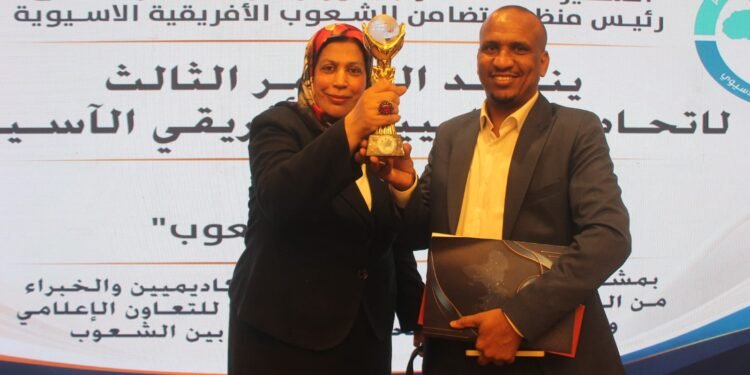 اتحاد الإعلاميين الأفريقي الآسيوي يكرّم الإعلامي التشادي محمد المستور تقديراً لجهوده في تطوير الإعلام وتعزيز الحوار الوطني