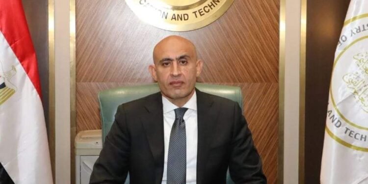 وزير التعليم يقرر فصل طلاب “بني سويف” عامًا دراسيًا كاملاً لإتلافهم الأثاث المدرسي وإلزام أولياء أمورهم بالتعويض