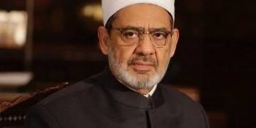 رئيس الوزراء يهنئ شيخ الأزهر بمناسبة ذكرى المولد النبوي الشريف