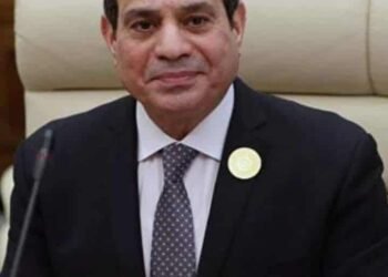 السيسي يصدر قرارات جمهورية بتمديد وتعيين قيادات جديدة بهيئة قناة السويس