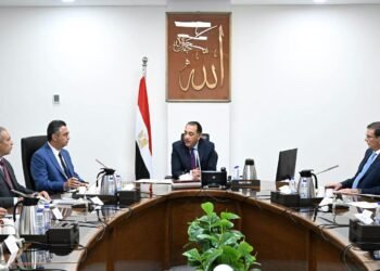 رئيس الوزراء يتابع جهود توافر المخزون الاستراتيجي من السلع والمنتجات الأساسية