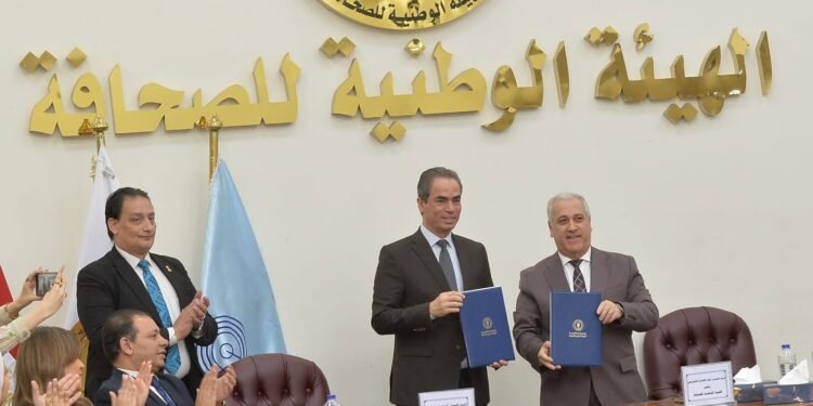 الشوربجي والمسلماني يوقعان بروتوكول التعاون بين هيئتي الصحافة والإعلام