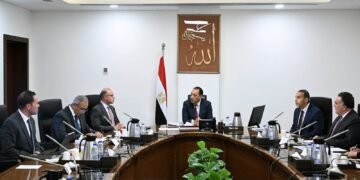 رئيس الوزراء يستعرض عددا من المقترحات لتطوير أداء البورصة المصرية وما حققته من إنجازات خلال الفترة الماضية