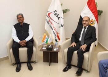 الرئيس التنفيذي لوكالة الفضاء المصرية يبحث مع السفير الهندي بالقاهرة سبل التعاون في الاستخدامات السلمية للفضاء الخارجي