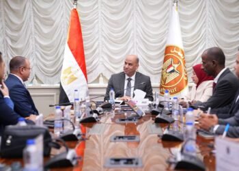 وزير العمل وقيادات مستشفى “السعودي الألماني” بالقاهرة يتفقان على التوسع في” التدريب من أجل التشغيل” بالمهن الطبية.