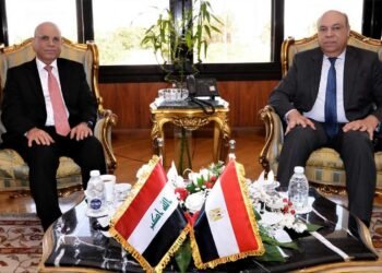 وزير الطيران المدني يلتقي سفير العراق بالقاهرة لبحث آفاق التعاون وتبادل الخبرات في مجال الطيران المدني