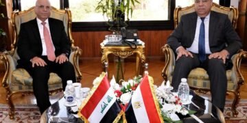 وزير الطيران المدني يلتقي سفير العراق بالقاهرة لبحث آفاق التعاون وتبادل الخبرات في مجال الطيران المدني