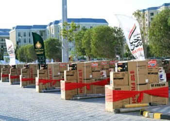 12 عامًا من العطاء.. صندوق تحيا مصر يوزع 500 ألف قطعة ملابس و200 رحلة عمرة