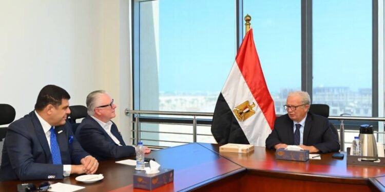 نائب رئيس الوزراء للشؤون الاقتصادية يبحث مستجدات مشروع “برج فوربس العالمي” بالعاصمة الجديدة