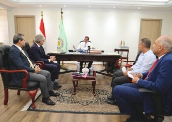وزير الزراعة يستعرض مع المستشار الزراعي الهولندي فرص الاستثمار وتطوير التعاونيات