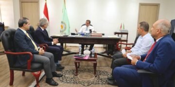 وزير الزراعة يستعرض مع المستشار الزراعي الهولندي فرص الاستثمار وتطوير التعاونيات