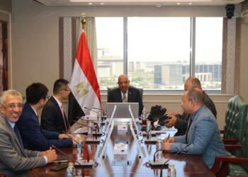 وزير الكهرباء يبحث مع هواوي التصنيع المحلي لبطاريات تخزين الطاقة وإنشاء محطات بسعة 4000 ميجاوات ساعة