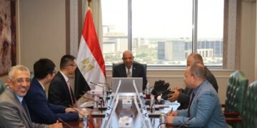 وزير الكهرباء يبحث مع هواوي التصنيع المحلي لبطاريات تخزين الطاقة وإنشاء محطات بسعة 4000 ميجاوات ساعة