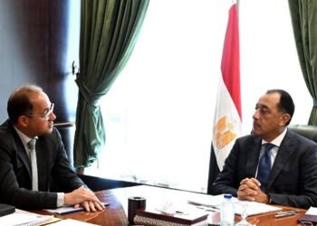 رئيس الوزراء يبحث مع وزير المالية تحسن مؤشرات الاقتصاد وتطوير الخدمات الضريبية
