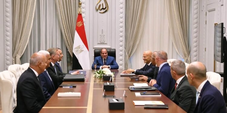 الرئيس السيسي يستقبل الرئيس التنفيذي لشركة “إيني” ويؤكد دعم مصر لتوسع الشركة في مجالات الطاقة