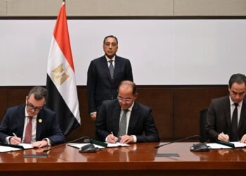 رئيس الوزراء يشهد إنجازاً تاريخياً جديداً بتوقيع اتفاقية تسوية مديونية الهيئة الوطنية للإعلام