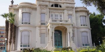 معامل جامعة عين شمس تستعد لاستقبال طلاب المرحلة الأولى