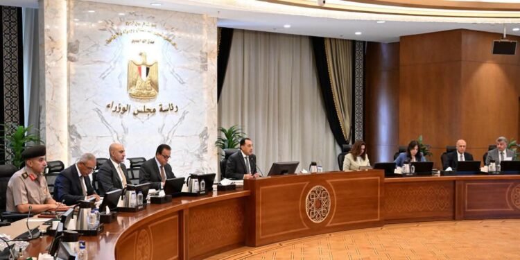 رئيس الوزراء يتابع الموقف التنفيذي للمبادرة الرئاسية “حياة كريمة” والاستعداد للمرحلة الثانية