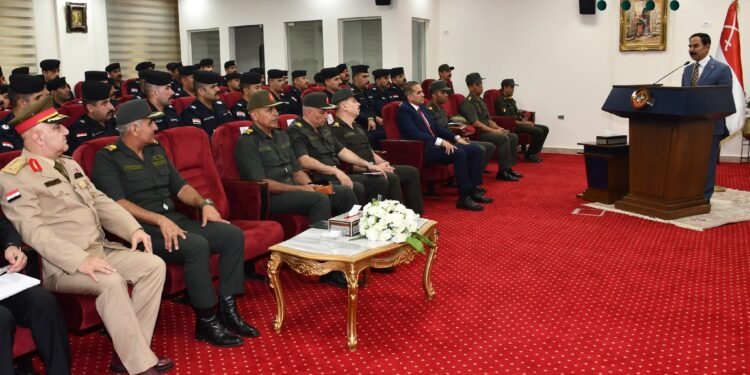 زيارة وكيل الداخلية العراقي للأكاديمية العسكرية للدراسات الاستراتيجية لتعزيز التعاون في تأهيل القيادات