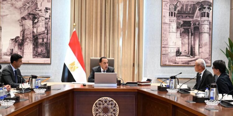 مدبولي يبحث مع “تويوتا تسوشو” توسيع استثماراتها في السيارات والطاقة النظيفة وتجميع فئة جديدة بمصر