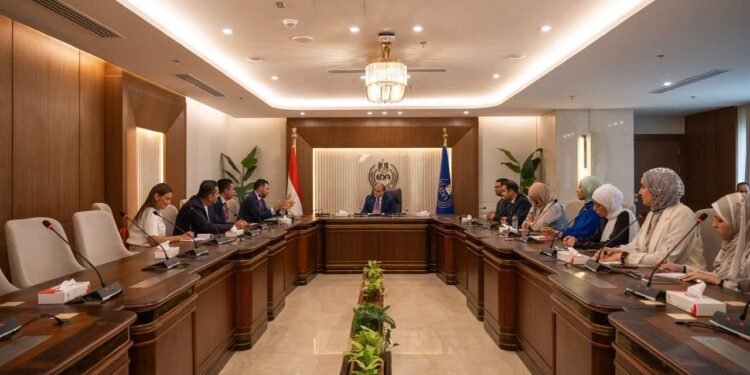 رئيس هيئة الدواء المصرية يبحث مع شركة «بيرنا» المكسيكية آفاق الاستثمار والتعاون الدوائي