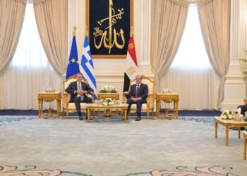 السيسي وميتسوتاكيس يؤكدان عمق العلاقات المصرية اليونانية ويستعرضان مشروع الربط الكهربائي وغزة