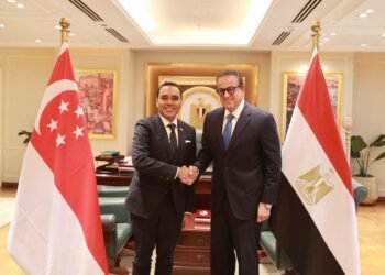 عبدالغفار يستقبل وزير الدولة لوزارتي الداخلية والخارجية بسنغافورة لوضع خطة تستهدف تقديم المساعدات الإنسانية لقطاع غزة