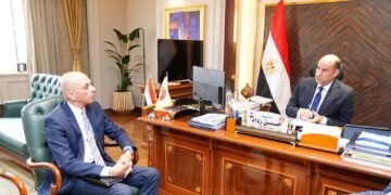 وزير العمل يلتقي السفير المصري الجديد لدى لبنان لبحث ملفات التعاون المشترك وأوضاع العمالة المصرية