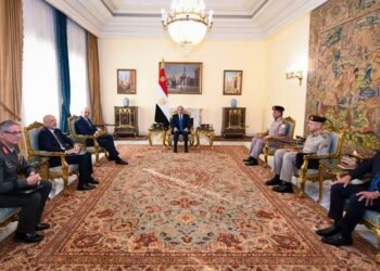 السيسي لوزير دفاع اليونان: التعاون العسكري ركيزة للشراكة ومكافحة الإرهاب والهجرة غير الشرعية