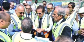 عبدالغفار يتفقد بولاق أبو العلا ومدينة النيل: 1700 سرير وافتتاح المشروعين خلال 2027
