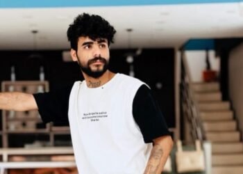 عامر كامل غانم يطرح أحدث أعماله الغنائية «أوف منك»