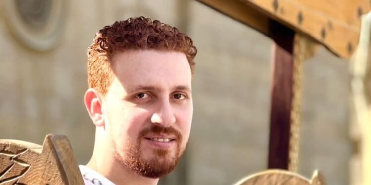 أحمد منير.. من صناعة المحتوى إلى إدارة الإعلانات وبناء هاشتاج غيّر قواعد التسويق العقاري