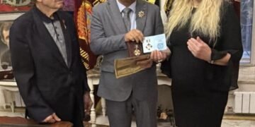 تكريم دولي للكاتب الصحفي نزار الخالد تقديرا لدوره في دعم السلام والحوار بين الحضارات