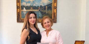 «كيف تخترق الآخرين نفسيًا».. أحدث كتب د. أسماء علاءالدين بالتعاون مع دار العين