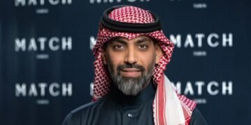 من الاقتناء إلى المعرفة.. كيف حوّل عمرو راشد شغفه بالعطور إلى محتوى نوعي؟