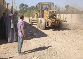 جهود مكثفة بالمنشاة.. انطلاق حملة واسعة لنظافة وتمهيد وتسوية طريق “أولاد سلامة” الداخلي بسوهاج