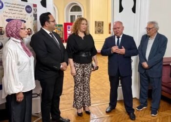 مصر وروسيا عالم واحد.. في معرض تشكيلي